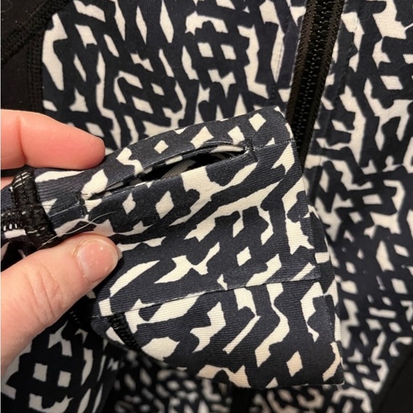 Lululemon define jacket patterned sz 6 - Picture 8 of 8